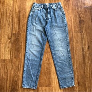 BDG Urban Outfitters High Rise MOM Jeans size 28